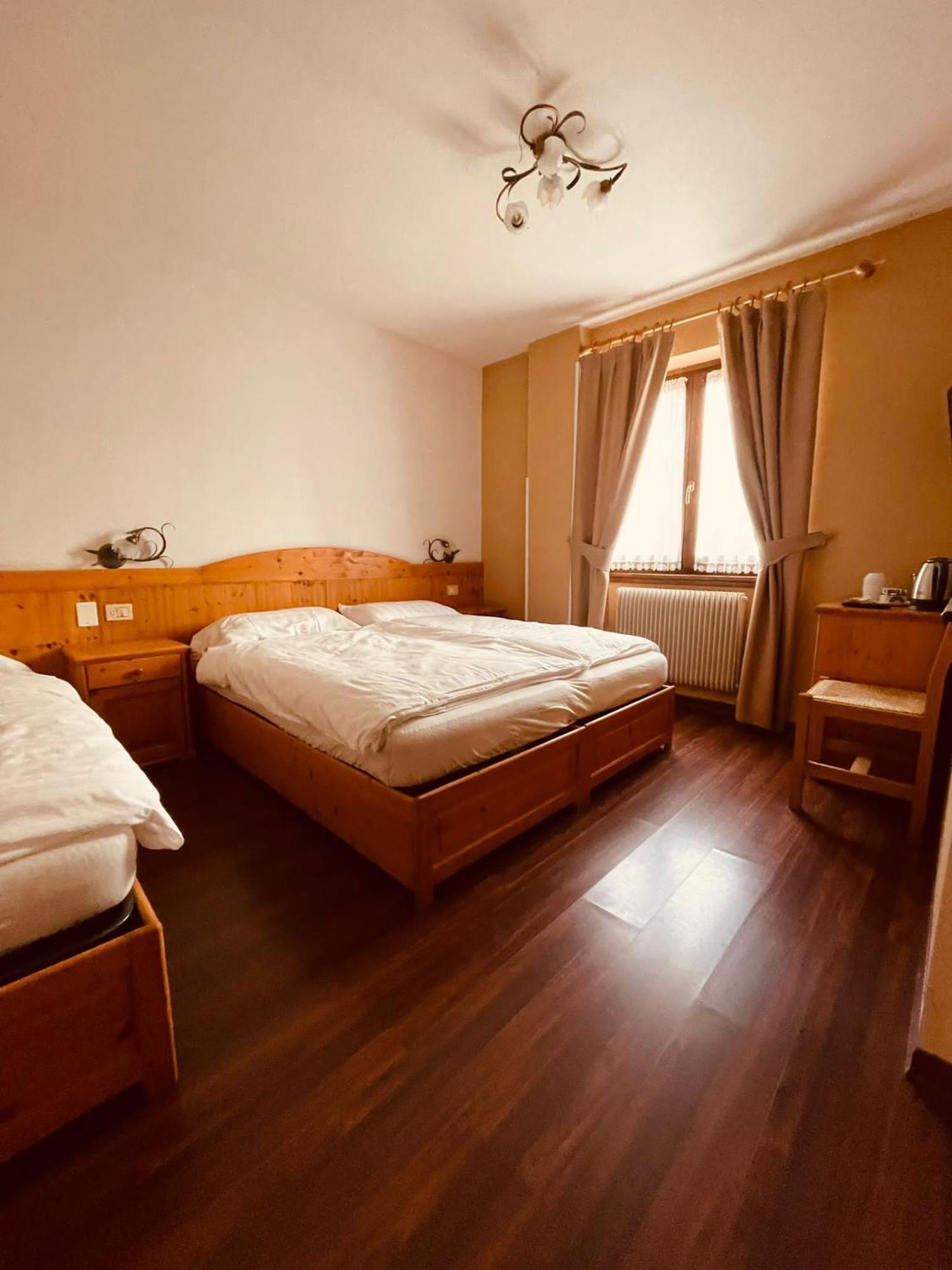 Garni Bonsai Bed & Breakfast ปินโซโล ภายนอก รูปภาพ