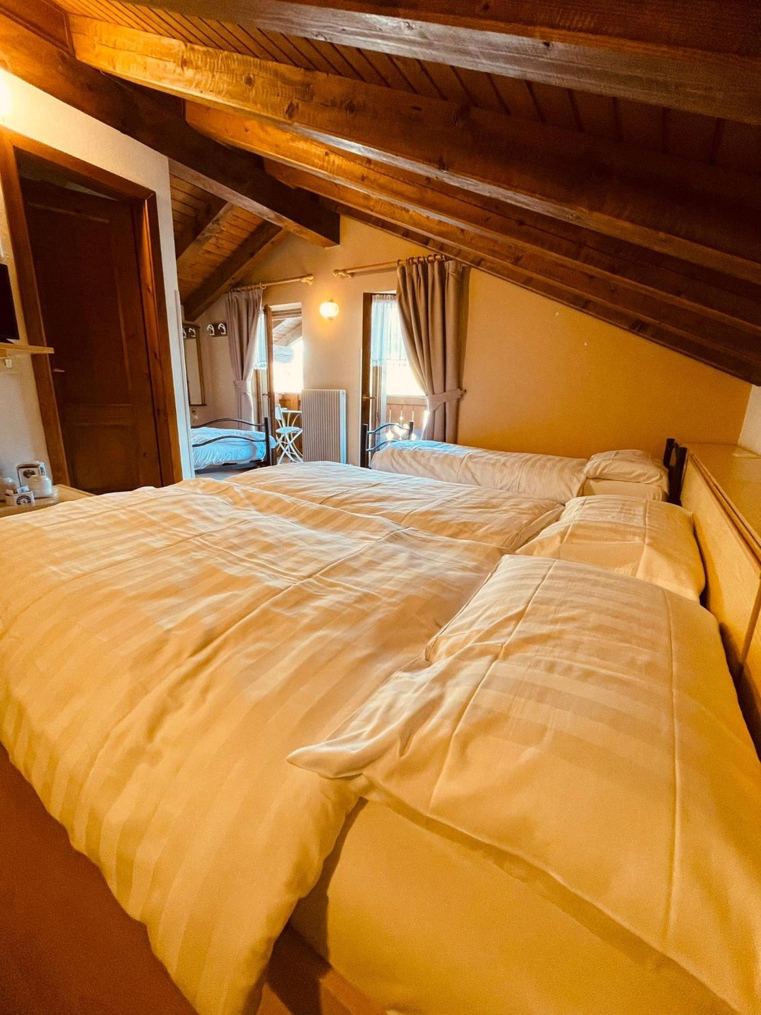 Garni Bonsai Bed & Breakfast ปินโซโล ภายนอก รูปภาพ