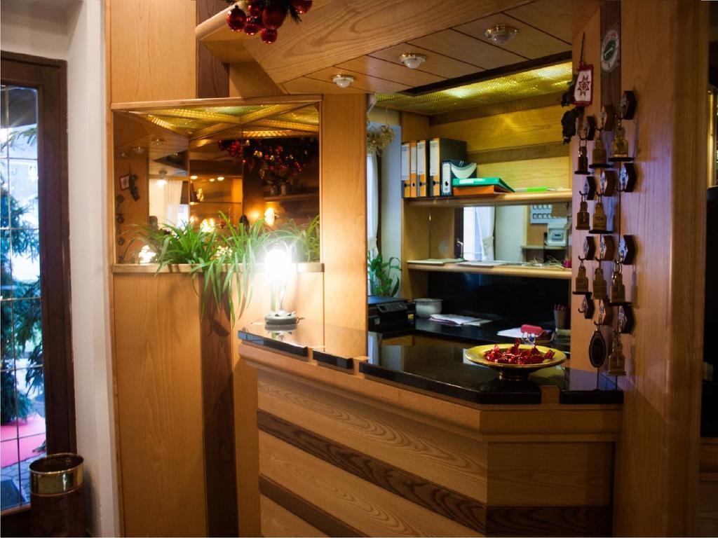 Garni Bonsai Bed & Breakfast ปินโซโล ภายนอก รูปภาพ